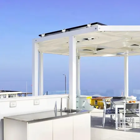 Onira Luxury Rooftop Ombrellone Incluso Seconda Fila Club Lejlighed *